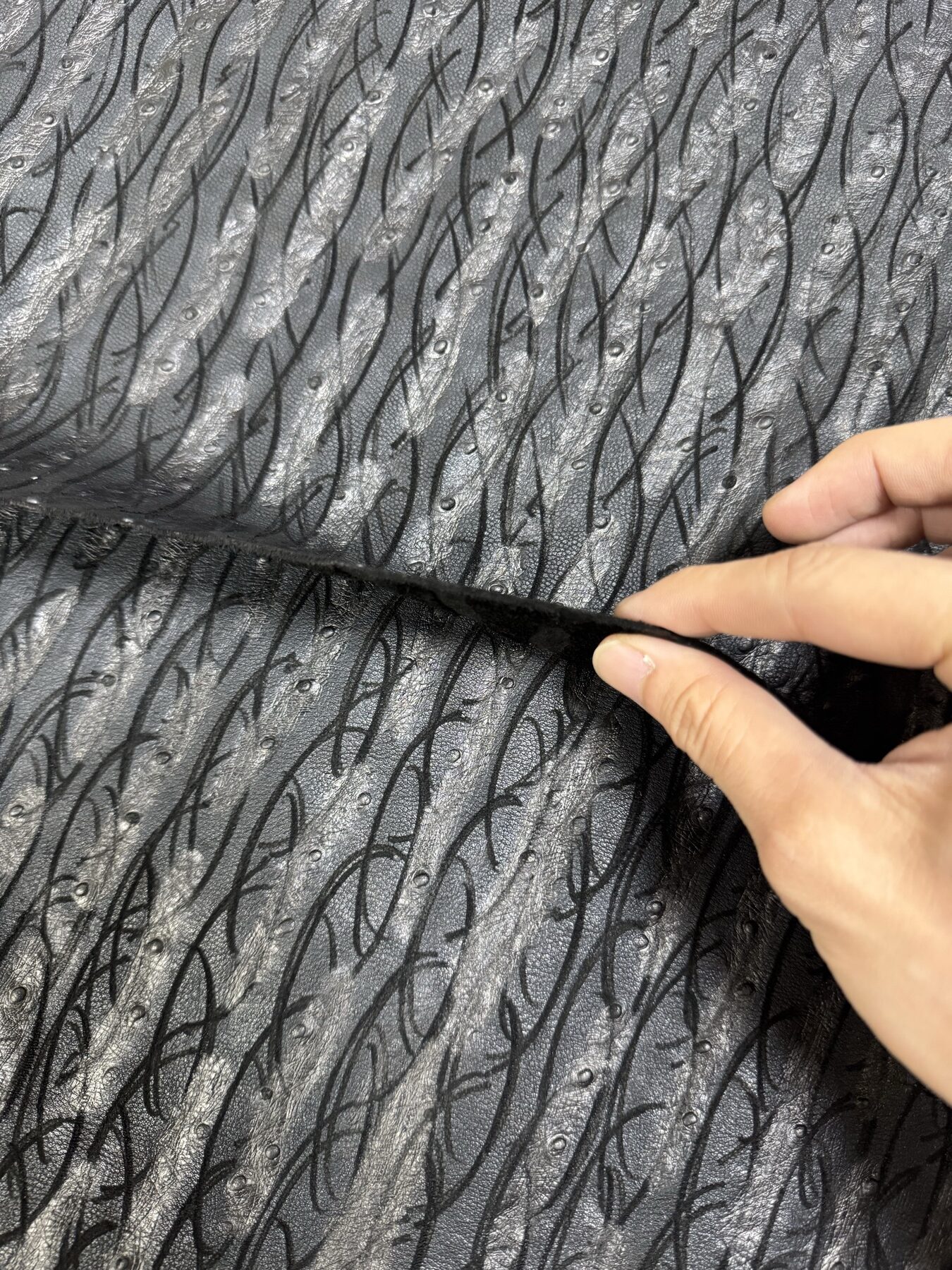 RV-01 leather handfeel and fold reference